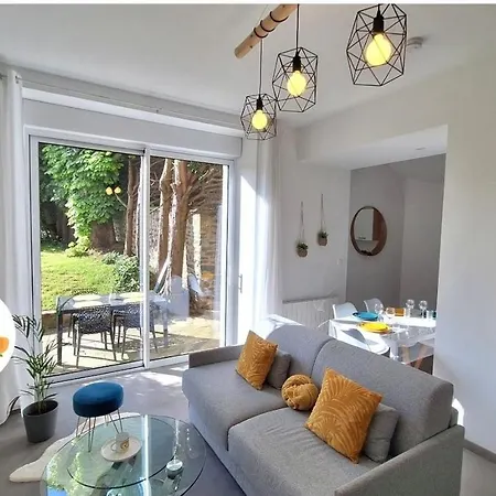 Modern'-jardin-terrasse-centre * Mayenne